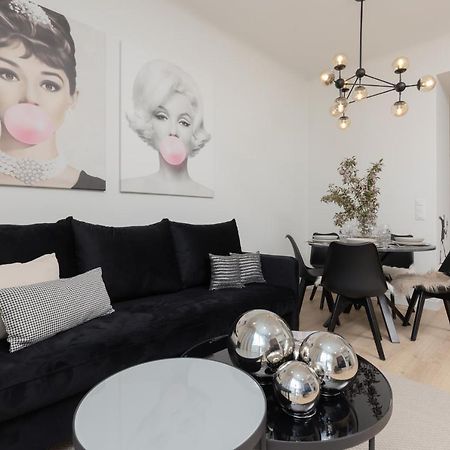 Fashionable City Center Apartment By Noclegi Renters Varsovia Exterior foto
