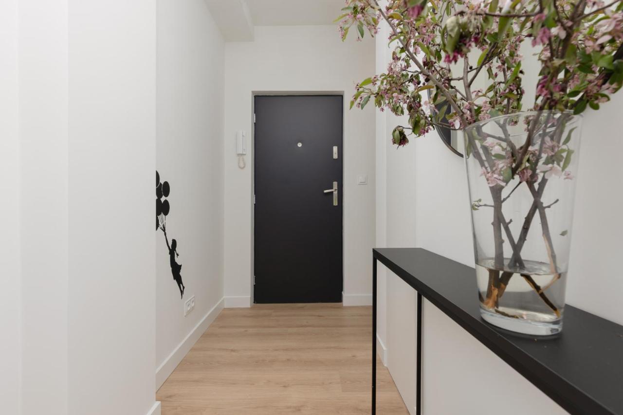 Fashionable City Center Apartment By Noclegi Renters Varsovia Exterior foto